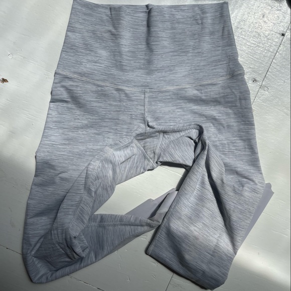Lululemon size 4 leggings - Picture 3 of 6